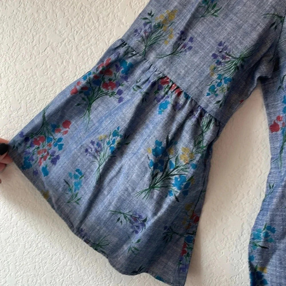 Van Heusen XS chambray with floral print bell sleeve top - Picture 3 of 5
